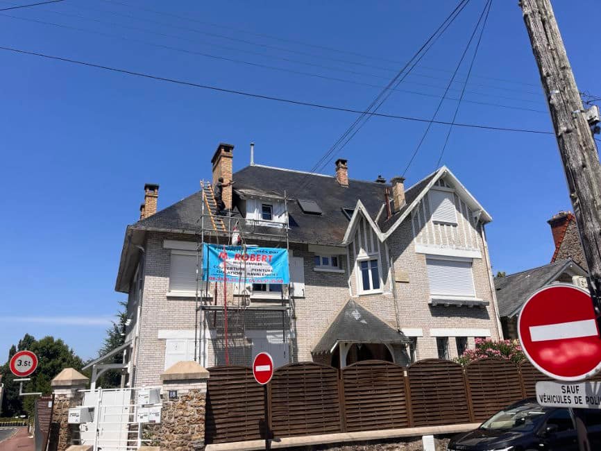 Rénovation de toiture ancienne dans le val de marne - m Robert Jean-Jacques couvreur à Ivry-sur-seine