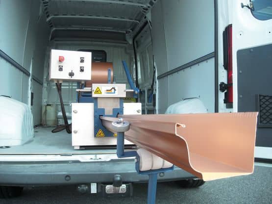 Profileuse pour gouttière aluminium sur mesure — intervention à Périgny