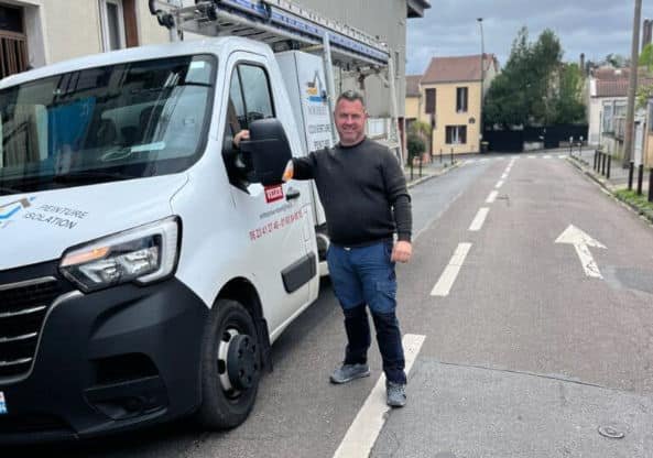 robert jean jacques couvreur 94 près de son véhicule à villejuif